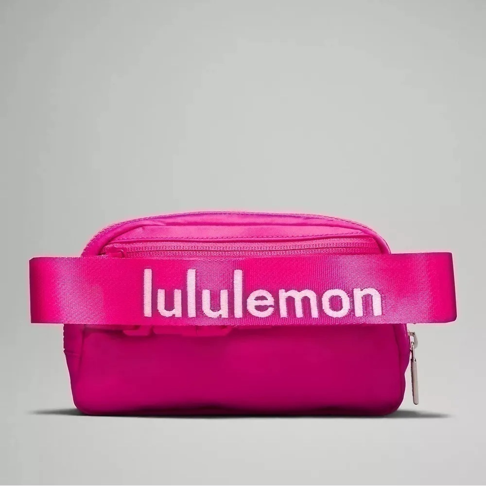 Lululemon Everywhere 1L Belt Bag Sonic Pink & White